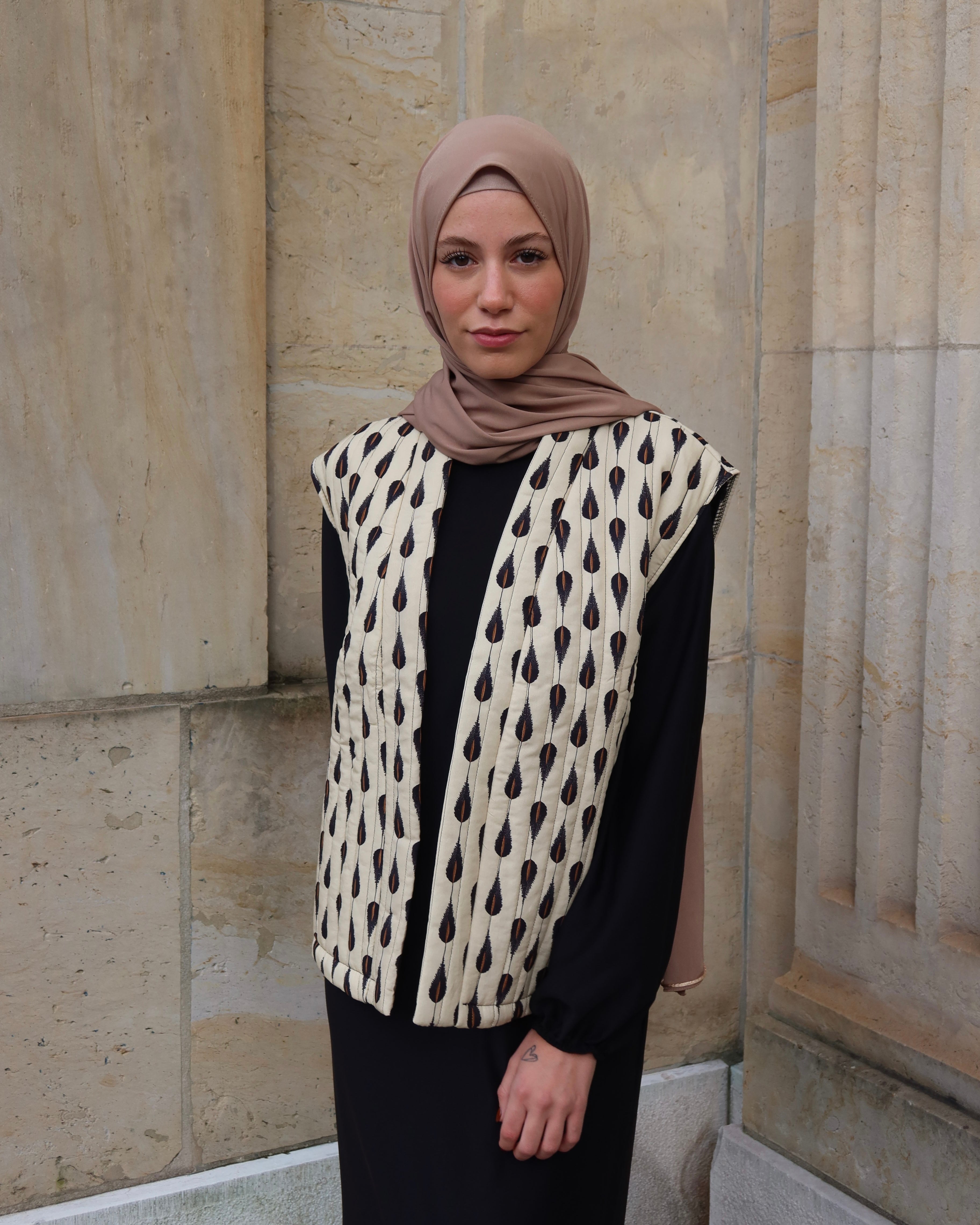 PATTERN WAISTCOAT ECRU