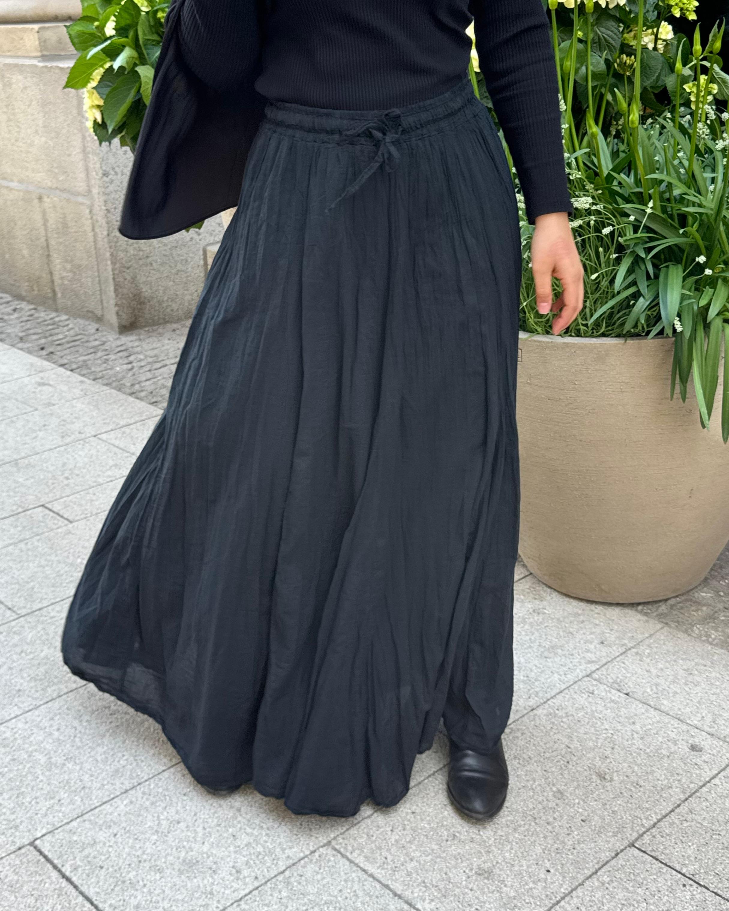 CRINKLE MAXI SKIRT